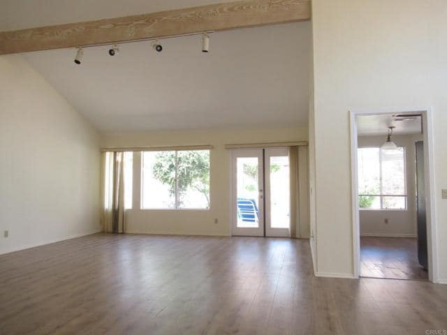 Primary Photo - 4052 Aeolia Way