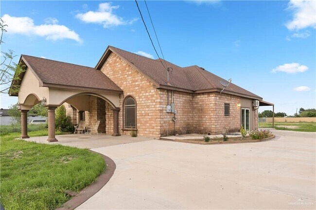 Foto del edificio - 23790 N Val Verde Rd