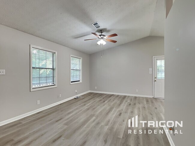 Foto del edificio - 1240 Bishop's Ln