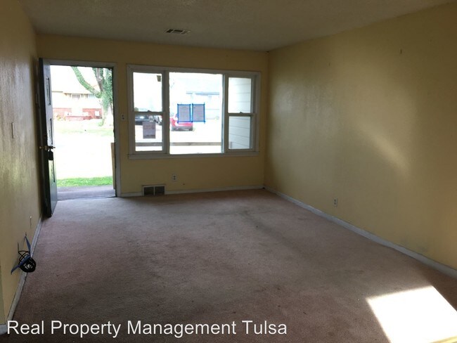 Building Photo - 4327 N Frankfort Ave