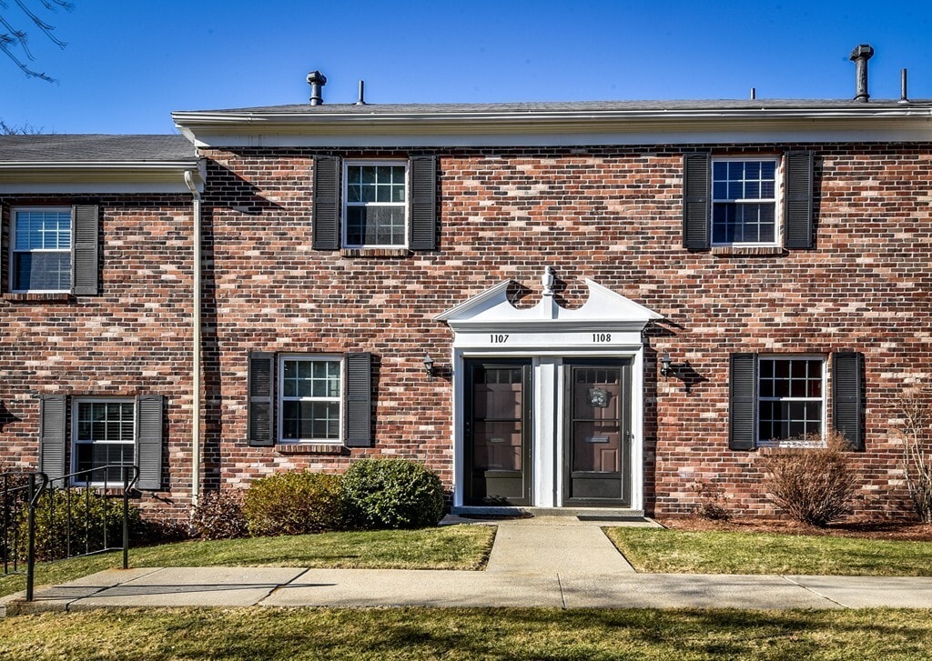 Primary Photo - 1107 Windsor Dr N