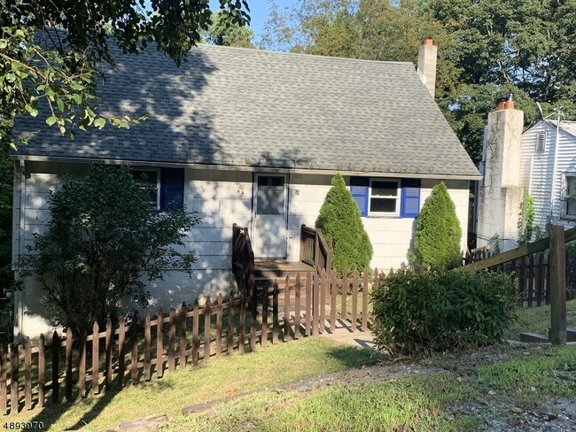 Building Photo - 59 Lakeview Dr