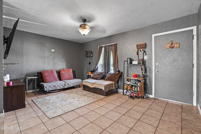 Foto del edificio - 5516 Fairbanks Dr