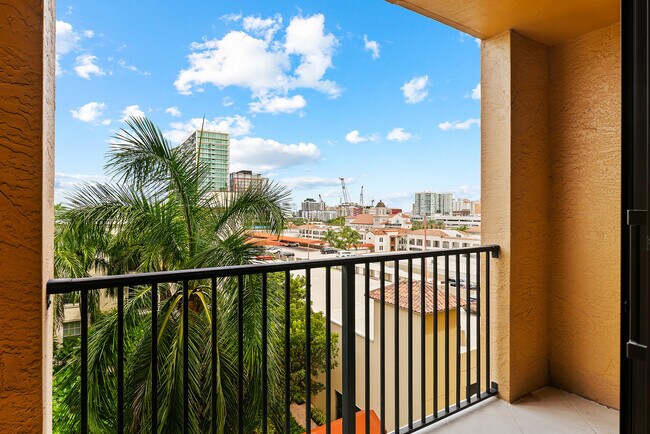 Foto del edificio - 651 Okeechobee Blvd