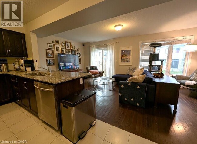 Photo du bâtiment - 371 Vincent Dr