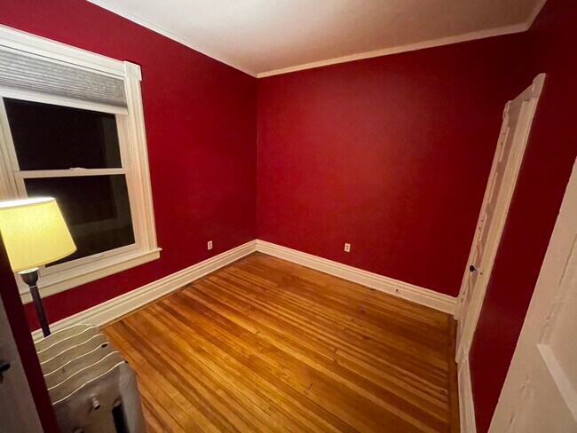 Back bedroom - 9 Hawthorne Ave