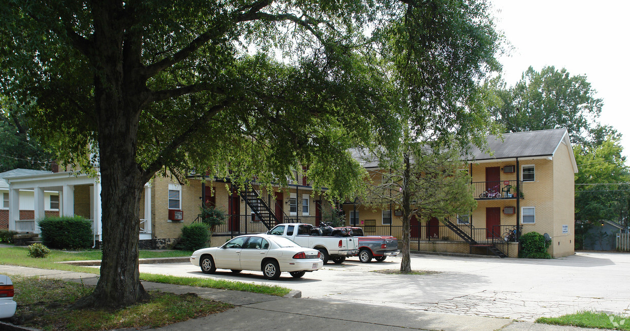 Primary Photo - The 7-20 Apartments