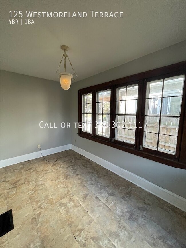 Building Photo - Four bedroom one bathroom home for rent