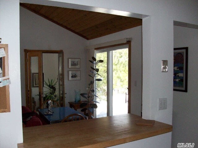 Building Photo - 10 Randall Ln