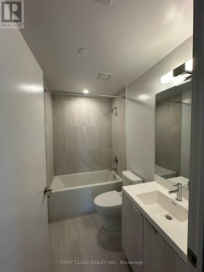 Photo du bâtiment - 5858 Yonge St