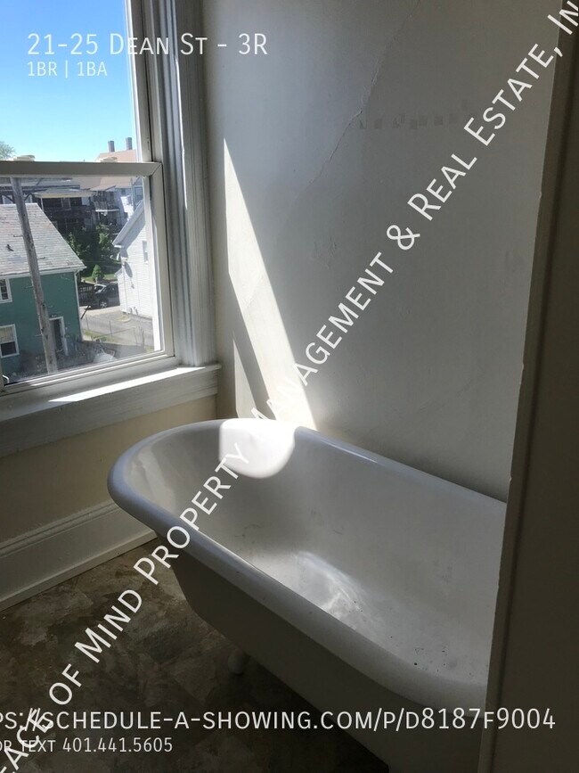 Building Photo - Cozy 1 bedroom unit on the 3rd floor for $...