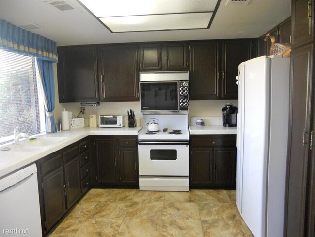 Building Photo - 2 br, 2 bath Condo - 321 Gran Via
