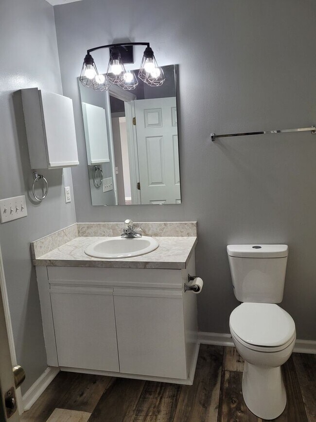 Foto del edificio - Recently Updated Condo for Home