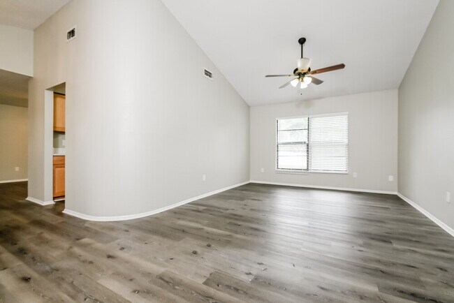 Foto del edificio - 10119 Deepbrook Dr