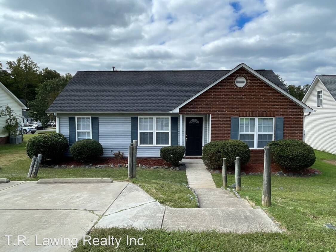 3 br, 2 bath House 1407 Bells Knox Road House Rental in Charlotte