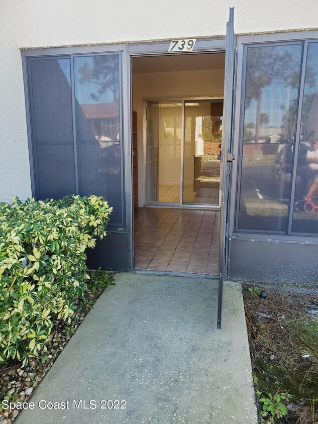 Primary Photo - 739 Ridge Club Dr