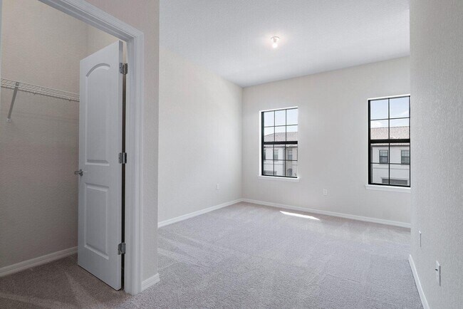 Building Photo - 8667 Escue St