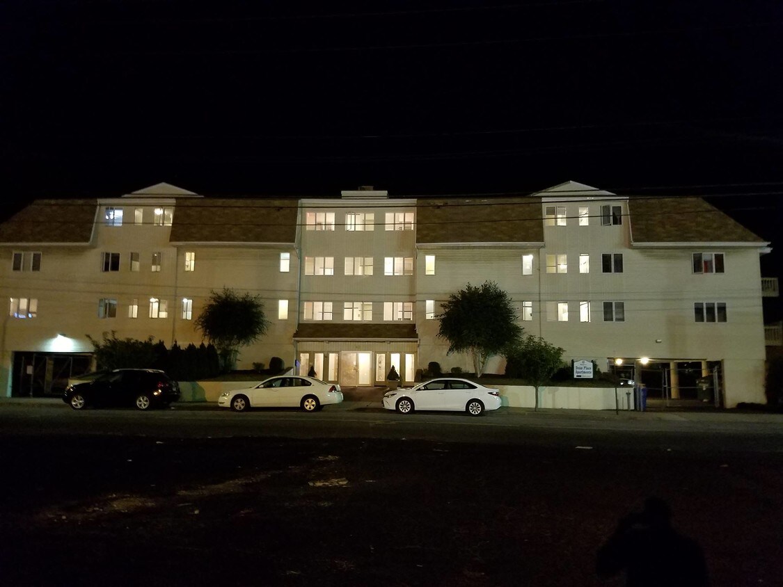 42 Dean Pl Unit A106 Bridgeport Ct 06610 Condo For Rent In