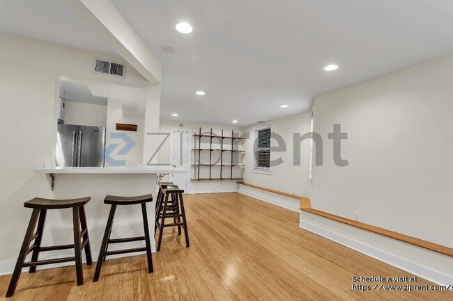 Foto del edificio - 5835 Occidental St