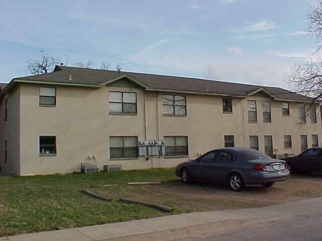 Primary Photo - Elm Place Apartments