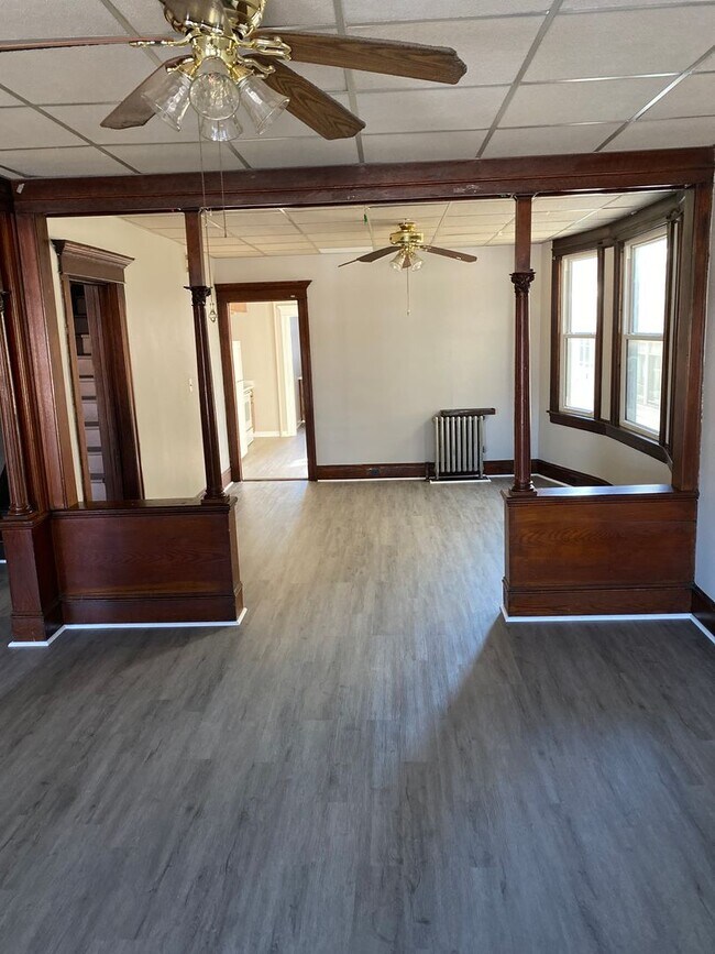 Building Photo - 1125-1127 Pittston Ave