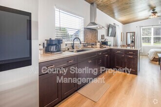Building Photo - 347 SW Skyle Way