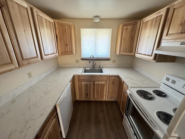 Building Photo - 3594 Butternut Dr