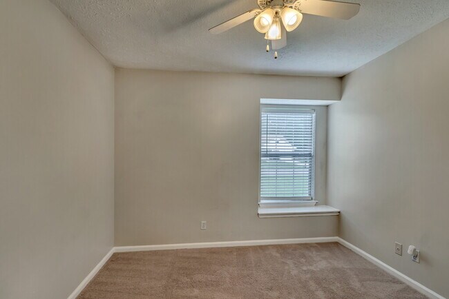 Foto del edificio - 710 Osprey Dr