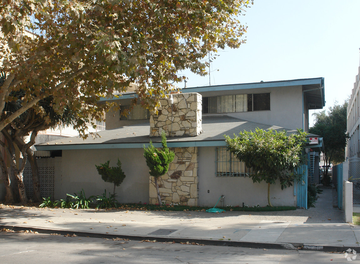 Building Photo - Durant Apartments