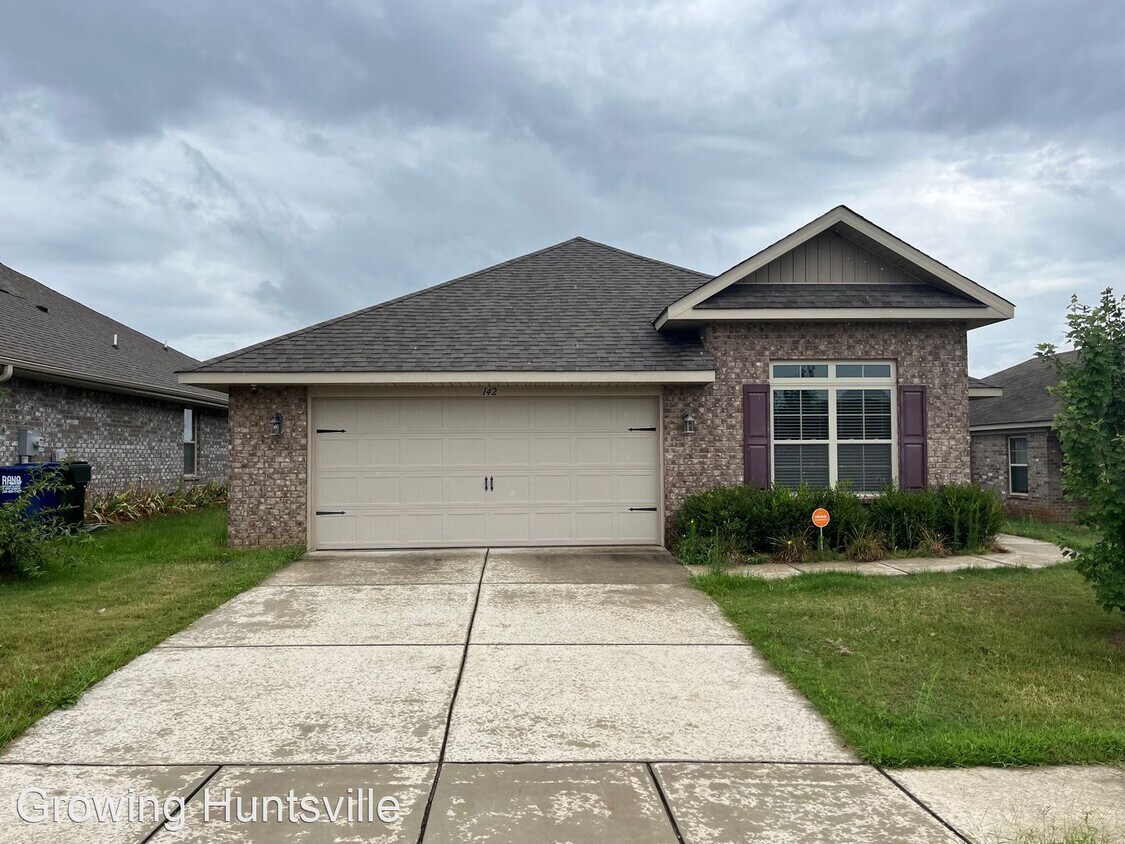 Foto principal - 3 br, 2 bath House - 142 Harold Murphy Dr