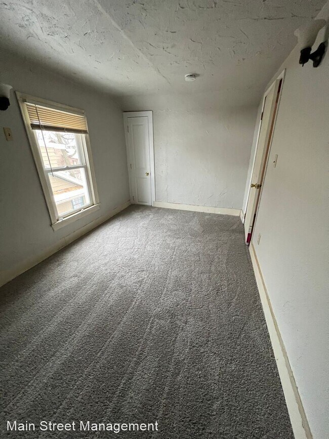 Building Photo - 4 br, 1 bath House - 321 Oxford Ave.