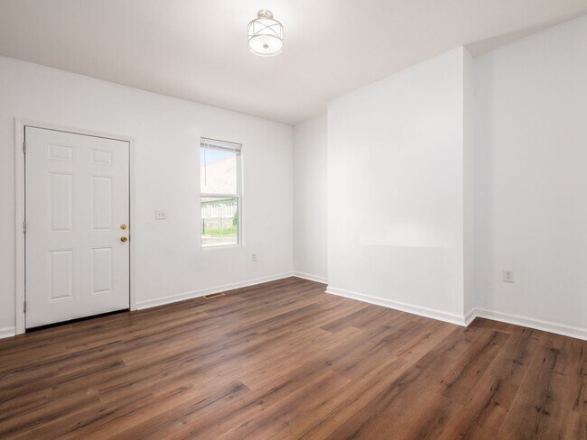 Building Photo - 186 Avondale Ave