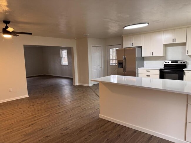 Building Photo - 225 Monks Rd