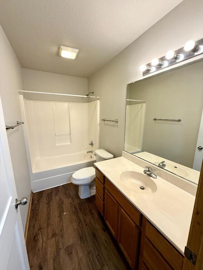 Foto del edificio - 4524 Twain Cir