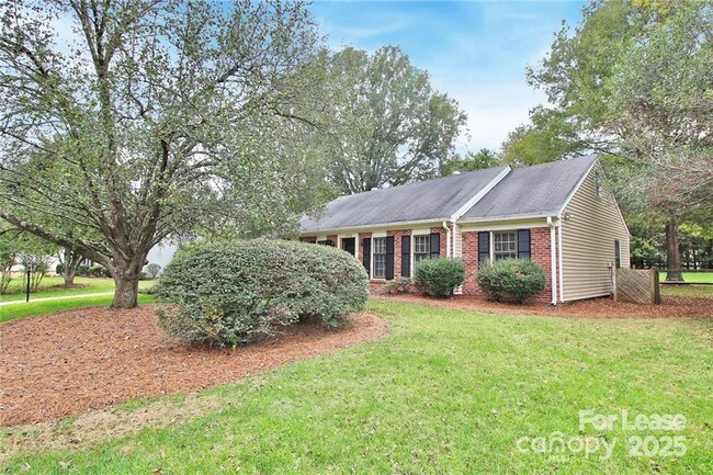 Foto del edificio - 1708 Lawton Bluff Rd