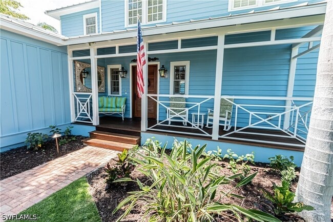 Building Photo - 287 11th Ave S