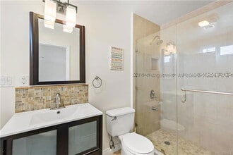 Building Photo - 5326 Farna Ave