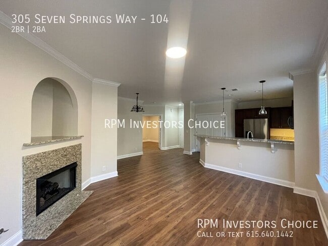 Foto del edificio - 305 Seven Springs Way