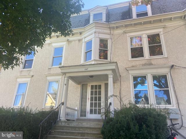 Foto del edificio - 147 N Main St