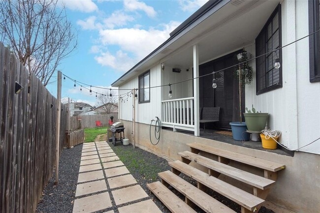 Building Photo - 8903 Palace Pkwy