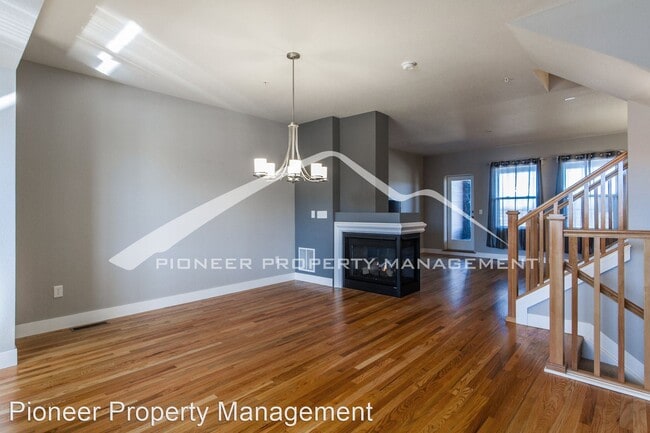 Building Photo - 3 br, 2.5 bath House - 5411 W. 97th Pl #C