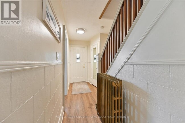 Building Photo - 31 Lesmount Ave