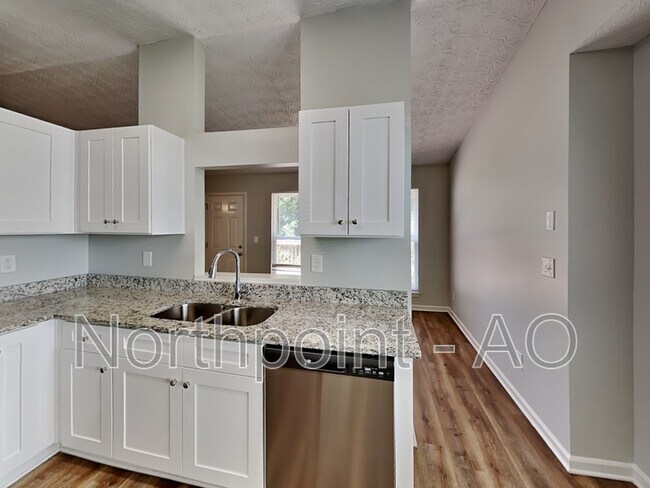 Building Photo - 2132 Briar Glen Ln SW