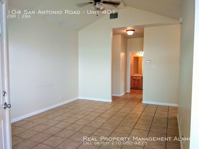 Foto del edificio - 104 San Antonio Rd