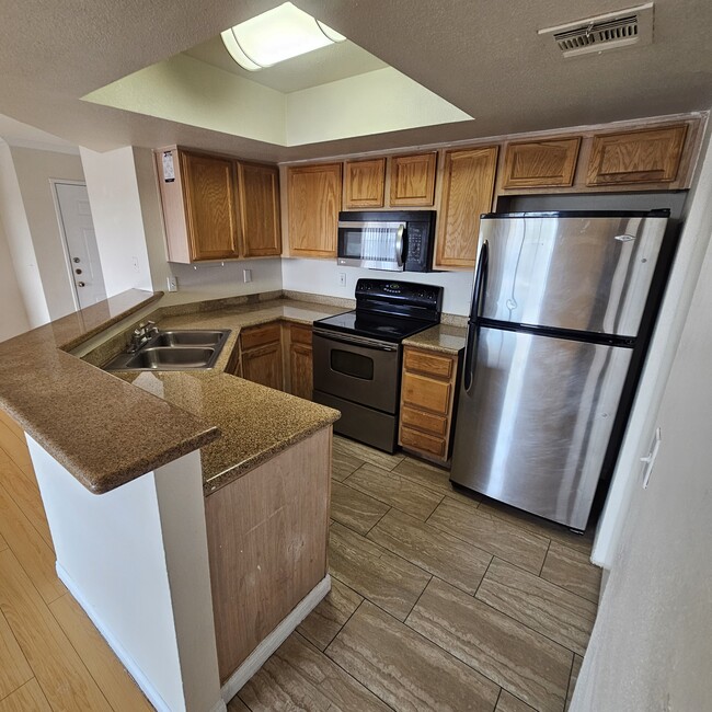 Foto del edificio - 8600 W Charleston Blvd