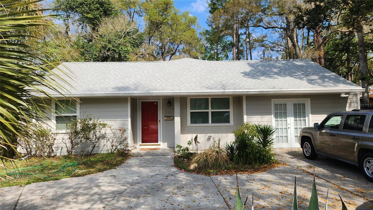 Foto principal - 638 NE 8th Ave