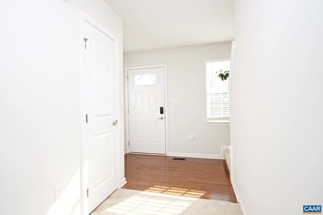 Building Photo - 4393 Sunset Dr
