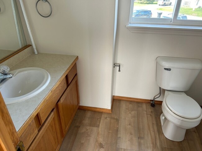 Building Photo - Three bedroom townhome with fenced backyard