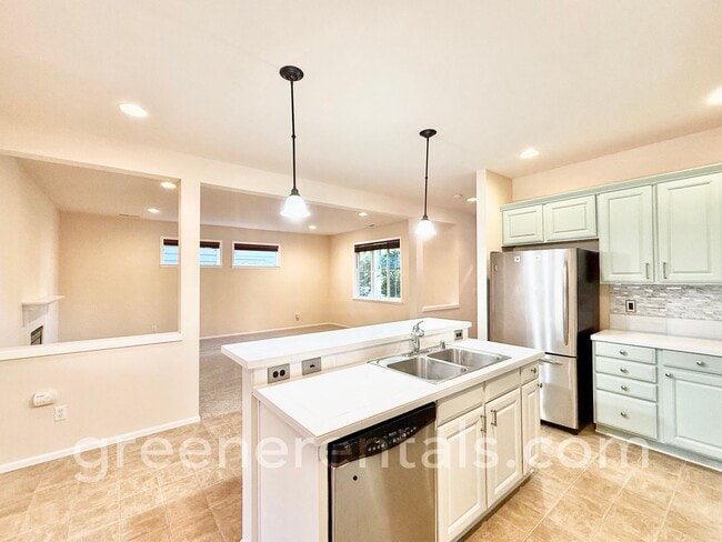 Building Photo - 4BR 2.5BA Home in West Olympia