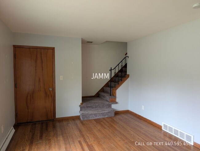 Foto del edificio - 8983 Highland Dr